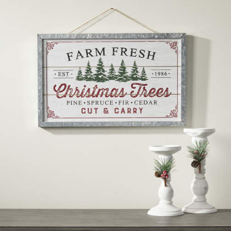 Decor de perete suspendat „Farm Fresh Christmas Trees”.